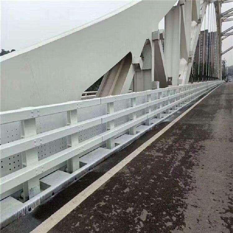 桥梁防撞护栏